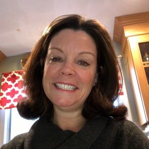 Meet your Posher, Debbie